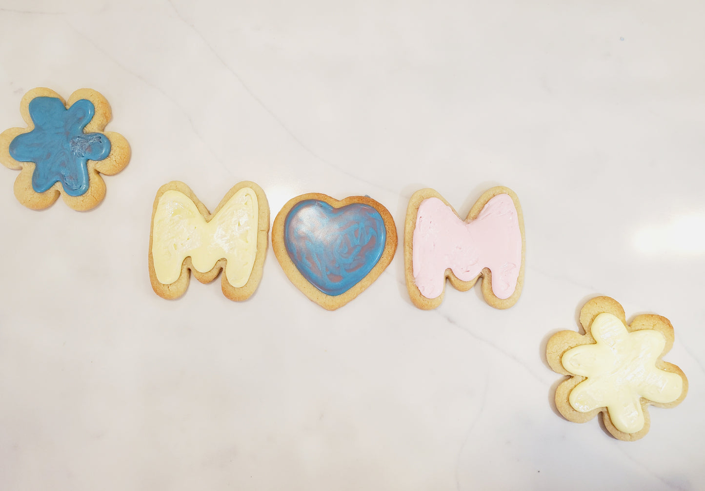 MOM🌸 Cookies