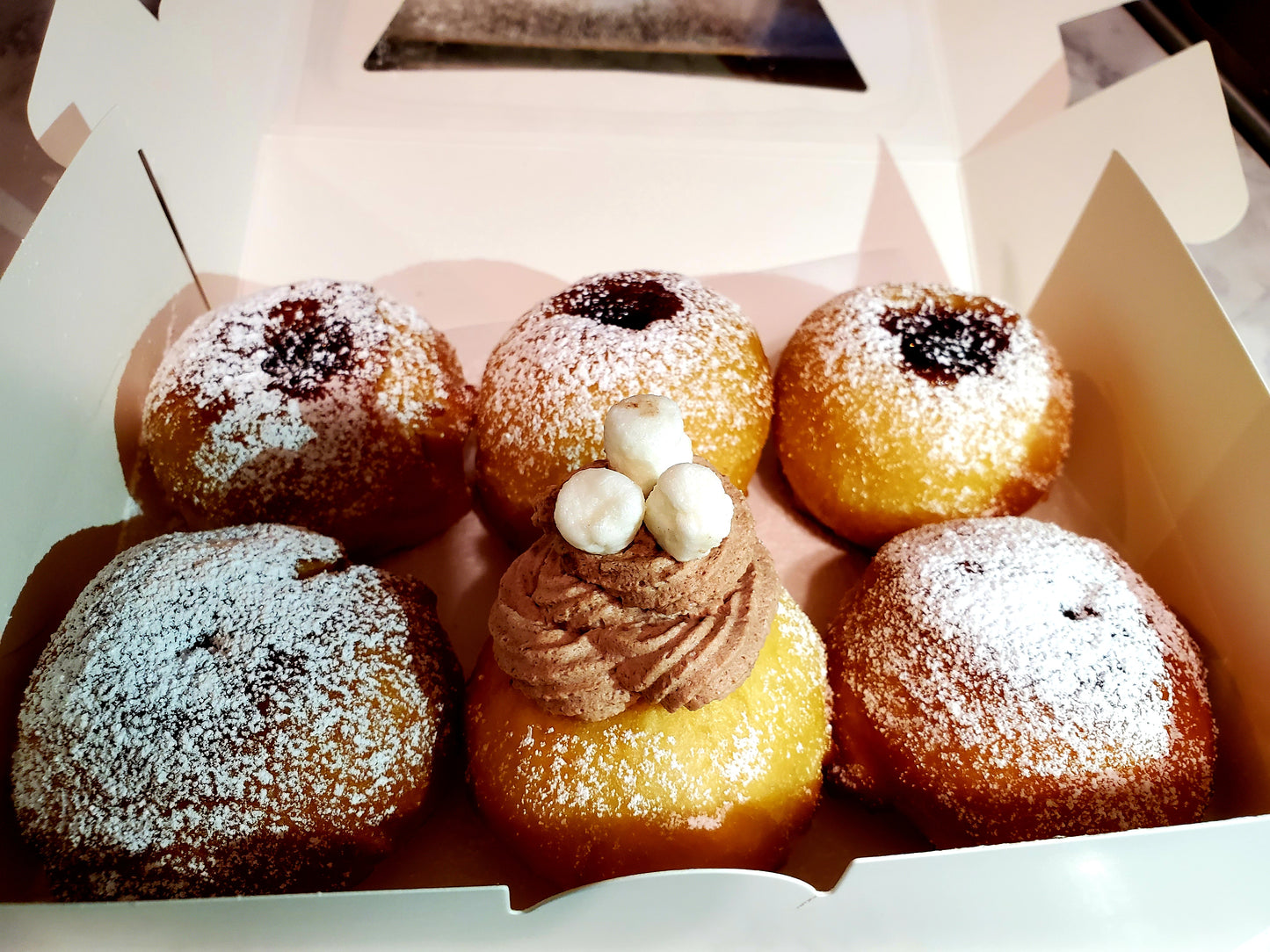 Sufganiyot (Jewish Doughnut)