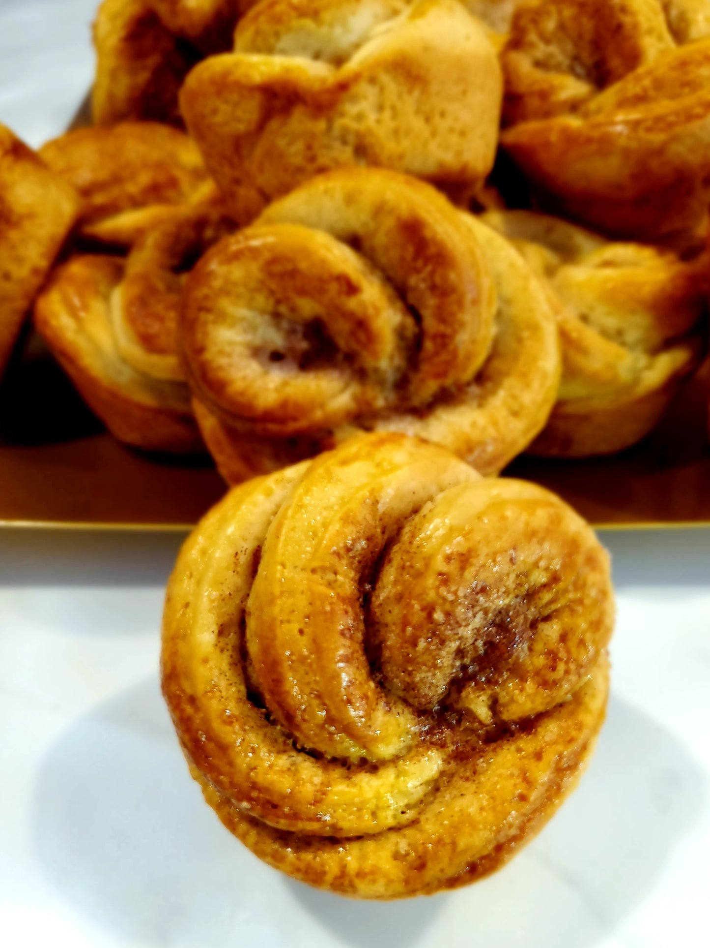 Rose-shaped Honey Rolls